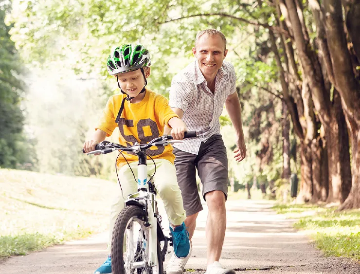 6 pasos infalibles para enseñar a los hijos a andar en bicicleta